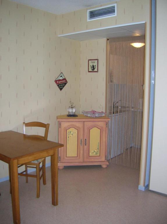 Les Berges Du Tarn Aparthotel Millau Room photo